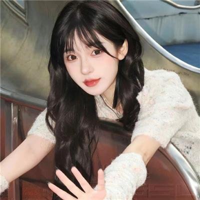 扫来个女神封面